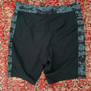 NWOT Vineyard Vines Board Shorts size 30